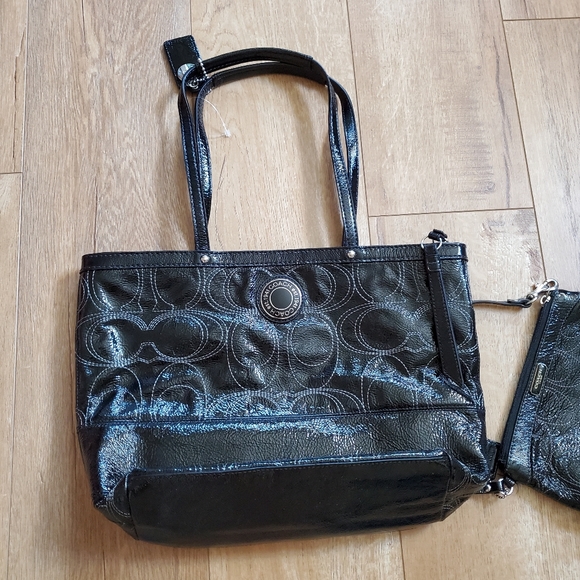 SET of 2 Coach New F19198 Leather Logo Stitched Purse Bag 14x10x4 Wristlet 7.5x5 - Picture 6 of 11